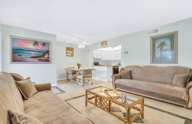 103 Lake Pine Circle Circle D-1, Greenacres, FL 33463