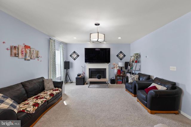 100 FLYFOOT DR, Stephenson, VA 22656