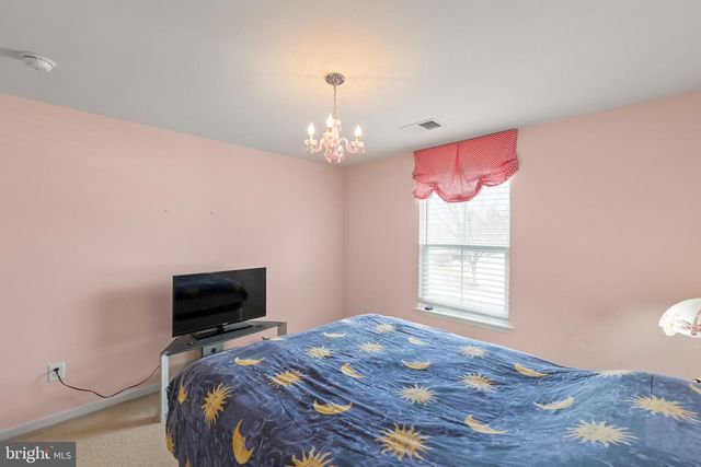 100 FLYFOOT DR, Stephenson, VA 22656