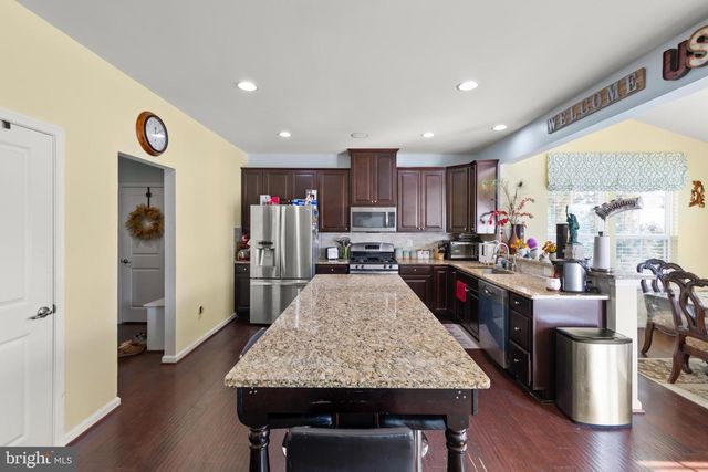 100 FLYFOOT DR, Stephenson, VA 22656