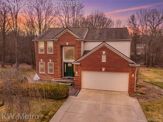 7598 Ring Neck Drive, Waterford Charter Township, MI 48327