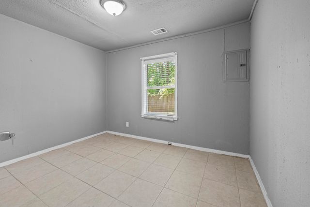 3066 REDBUD RD, Memphis, TN 38109