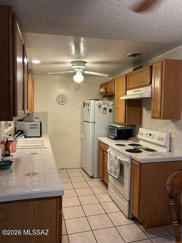 4652 S Calle Madrid, Tucson, AZ 85714