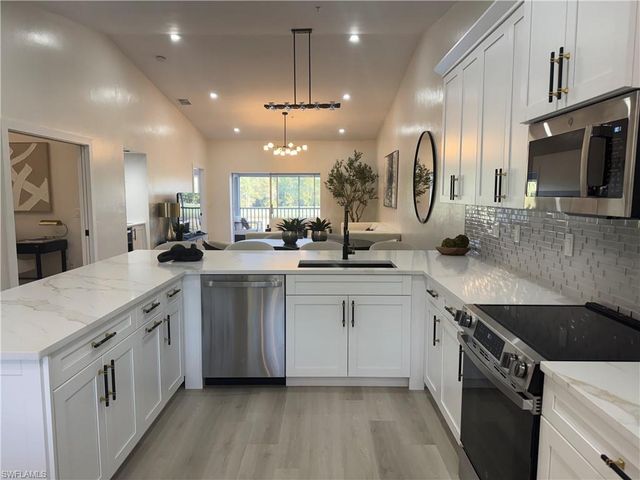 7645 Arbor Lakes CT 2324, Naples, FL 34112