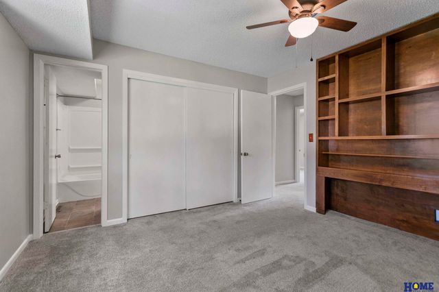 5720 Dogwood Drive, Lincoln, NE 68516