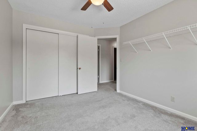 5720 Dogwood Drive, Lincoln, NE 68516