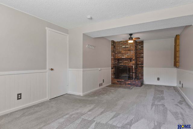 5720 Dogwood Drive, Lincoln, NE 68516