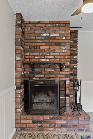 5720 Dogwood Drive, Lincoln, NE 68516