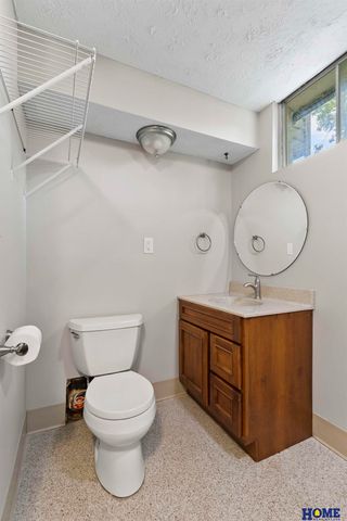 5720 Dogwood Drive, Lincoln, NE 68516