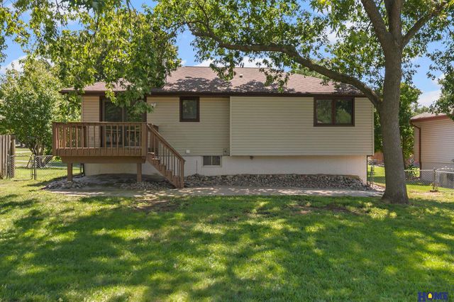 5720 Dogwood Drive, Lincoln, NE 68516