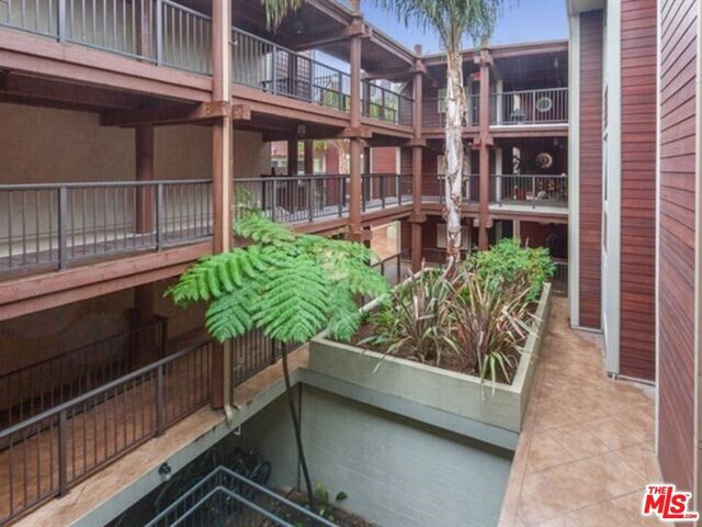 4300 Via Dolce 214, Los Angeles, CA 90292