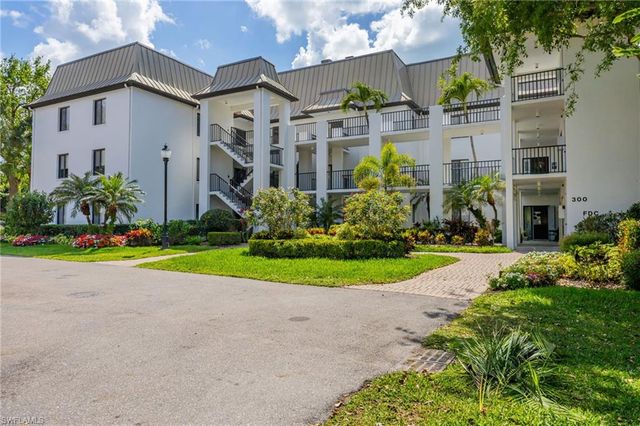 312 Bears Paw TRL, Naples, FL 34105