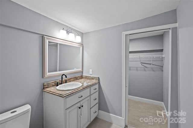 220 W Bell Street, Statesville, NC 28677