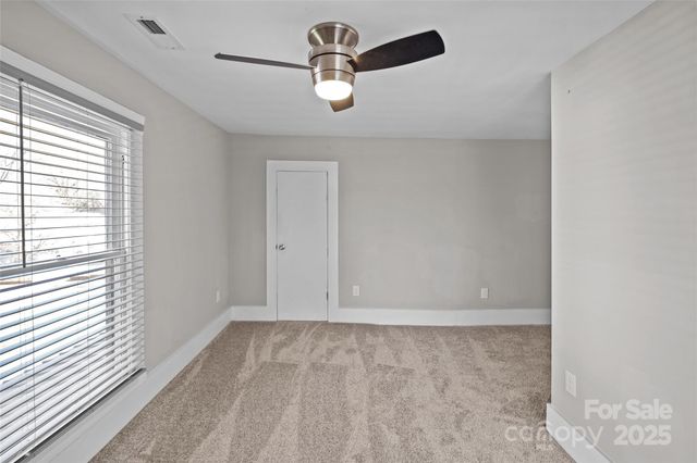 220 W Bell Street, Statesville, NC 28677