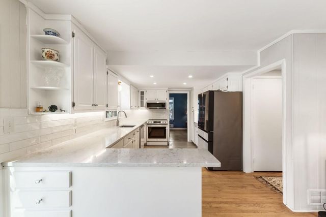 6482 Whispering Trail NE, Sandy Springs, GA 30328