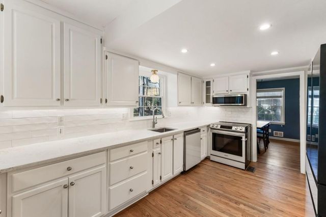 6482 Whispering Trail NE, Sandy Springs, GA 30328