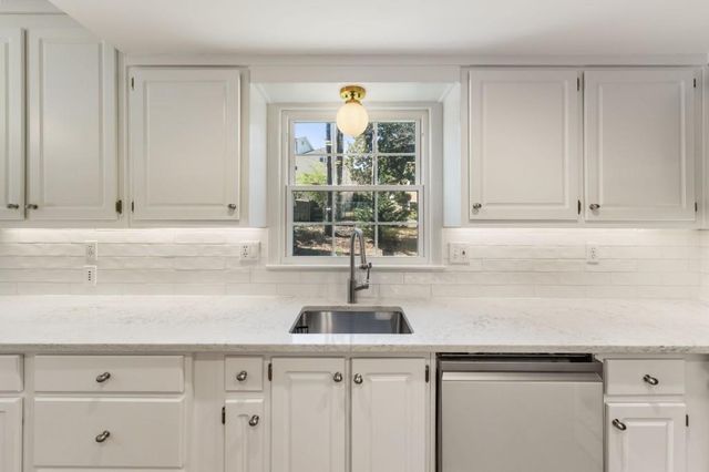 6482 Whispering Trail NE, Sandy Springs, GA 30328