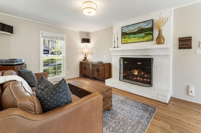 6482 Whispering Trail NE, Sandy Springs, GA 30328