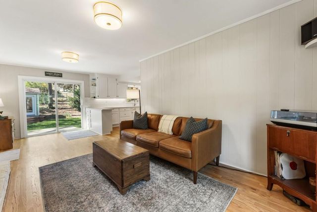 6482 Whispering Trail NE, Sandy Springs, GA 30328