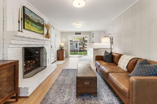 6482 Whispering Trail NE, Sandy Springs, GA 30328