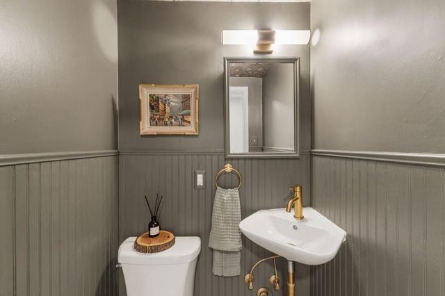 6482 Whispering Trail NE, Sandy Springs, GA 30328