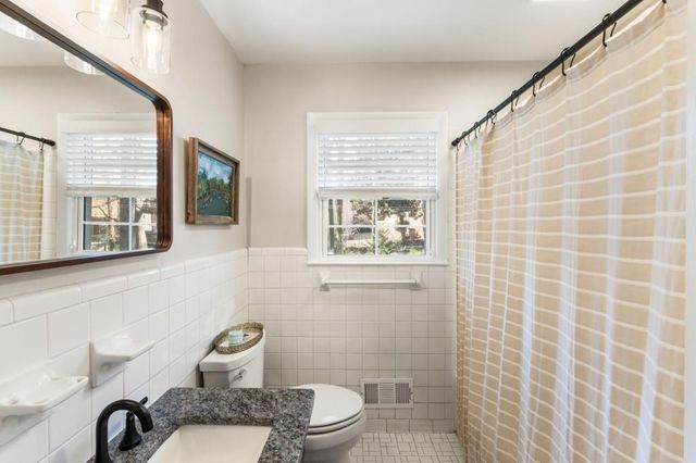 6482 Whispering Trail NE, Sandy Springs, GA 30328