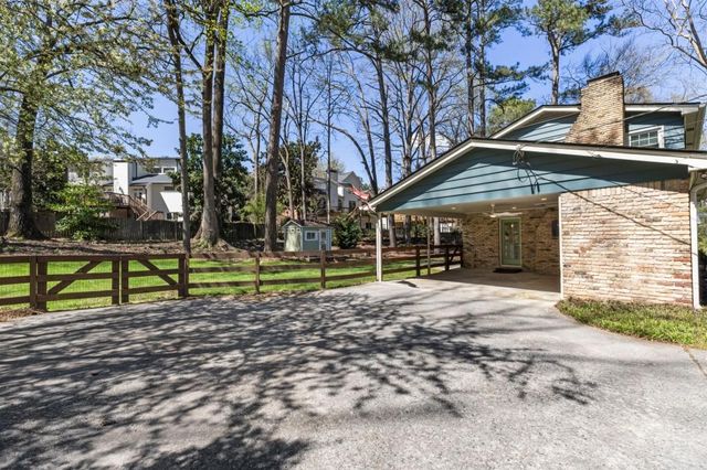 6482 Whispering Trail NE, Sandy Springs, GA 30328