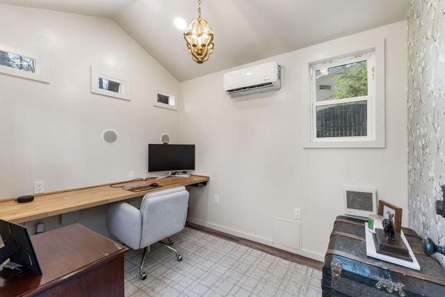 6482 Whispering Trail NE, Sandy Springs, GA 30328