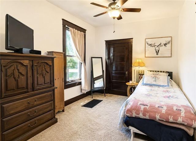 1007 Grand Avenue, Leavenworth, KS 66048