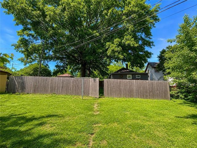 1007 Grand Avenue, Leavenworth, KS 66048
