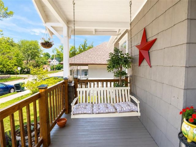 1007 Grand Avenue, Leavenworth, KS 66048