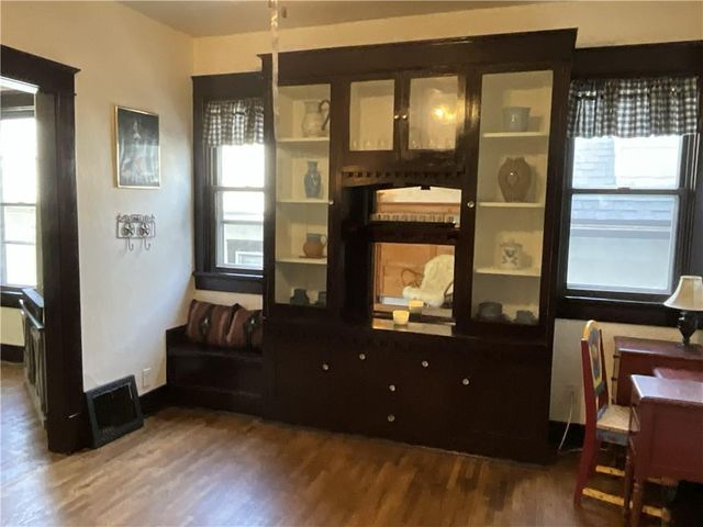 1007 Grand Avenue, Leavenworth, KS 66048