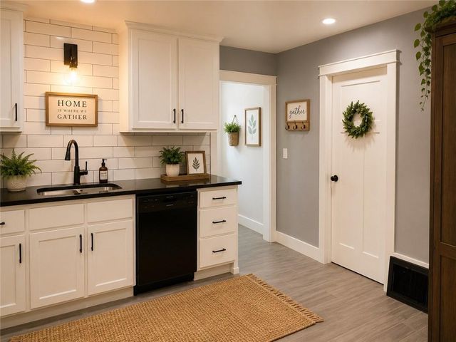 1007 Grand Avenue, Leavenworth, KS 66048