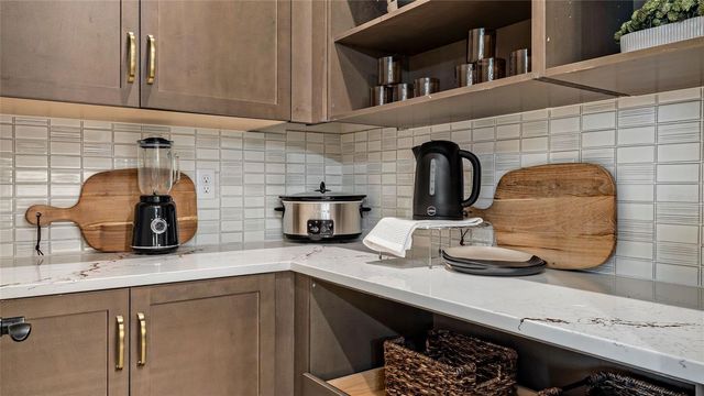 575 HAMMOCK OAKS BOULEVARD, Lady Lake, FL 32159