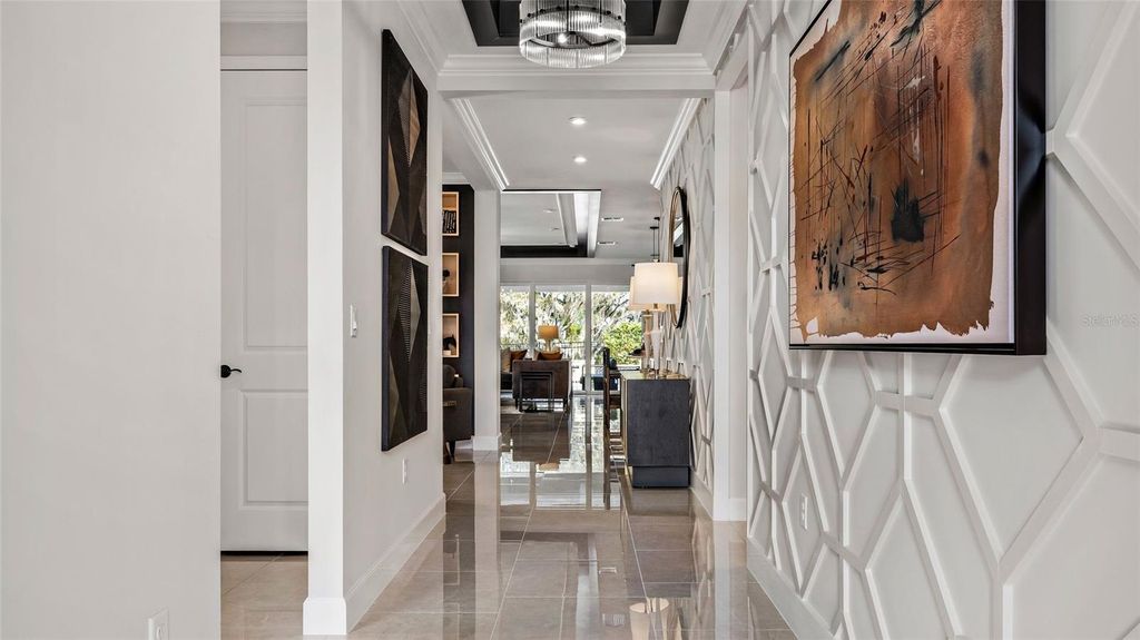 Image 4 of property listing at 575 HAMMOCK OAKS BOULEVARD, Lady Lake, FL 32159