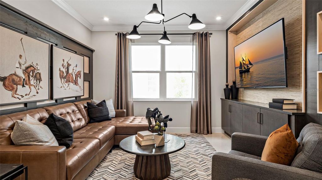 Image 6 of property listing at 575 HAMMOCK OAKS BOULEVARD, Lady Lake, FL 32159