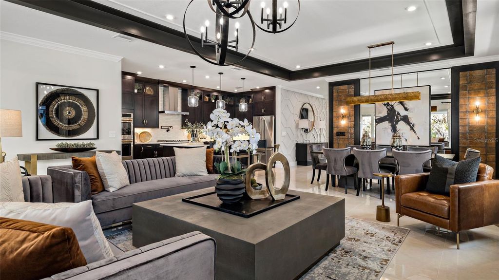 Image 7 of property listing at 575 HAMMOCK OAKS BOULEVARD, Lady Lake, FL 32159