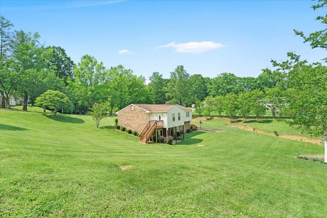 50 Barkwood LN, Blue Ridge, VA 24064