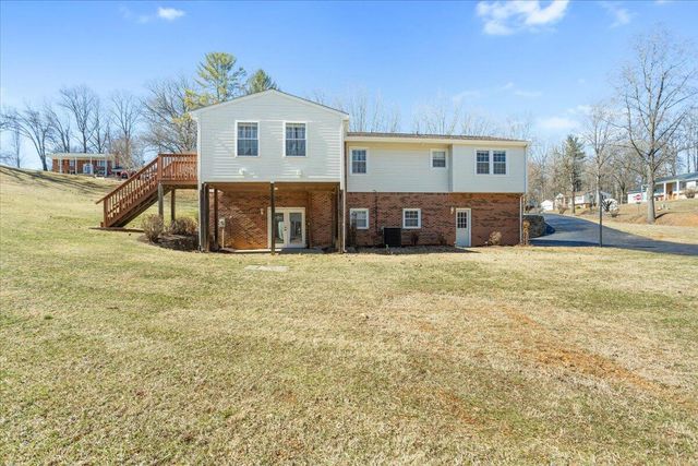 50 Barkwood LN, Blue Ridge, VA 24064