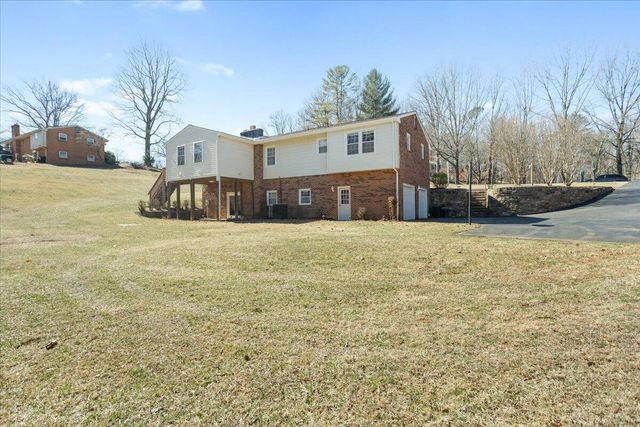50 Barkwood LN, Blue Ridge, VA 24064