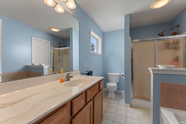 25603 Rolling Hills Drive, South Bend, IN 46628