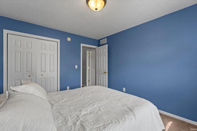 25603 Rolling Hills Drive, South Bend, IN 46628