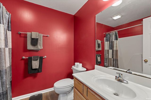 25603 Rolling Hills Drive, South Bend, IN 46628