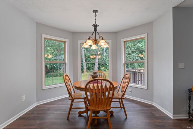 25603 Rolling Hills Drive, South Bend, IN 46628