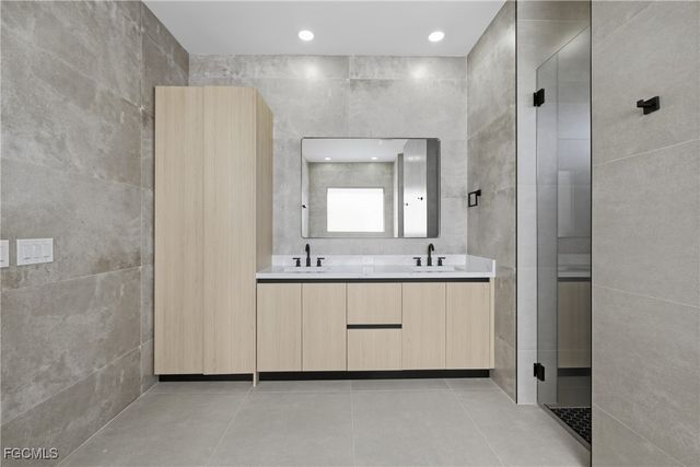 3408 NE 21st PL, Cape Coral, FL 33909