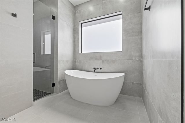 3408 NE 21st PL, Cape Coral, FL 33909