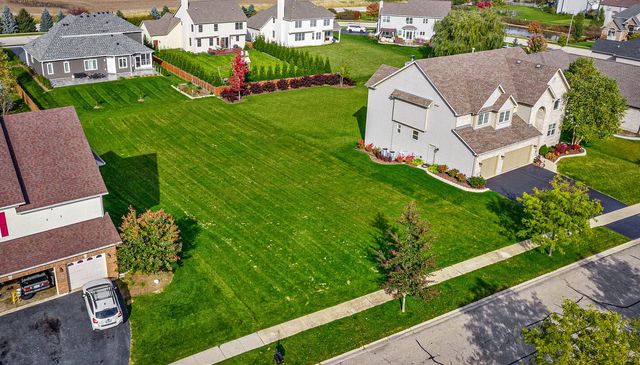 5259 GREENSHIRE Circle, Lake In The Hills, IL 60156