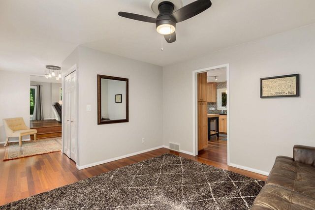 4665 S Delphine DRIVE, New Berlin, WI 53151