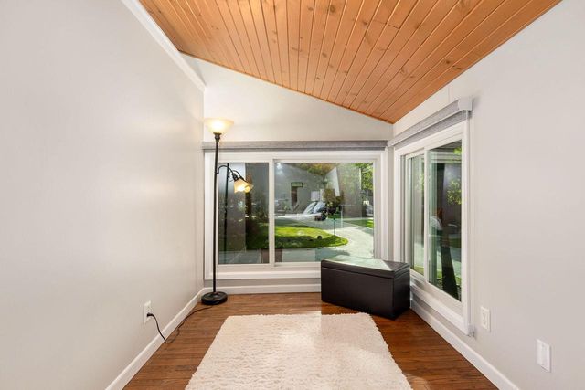 4665 S Delphine DRIVE, New Berlin, WI 53151