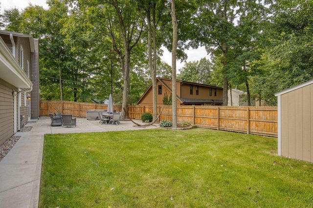 4665 S Delphine DRIVE, New Berlin, WI 53151